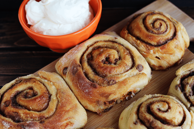 Cinnamon Rolls with Cream Cheese Frosting via Cookie Dough and Oven Mitt