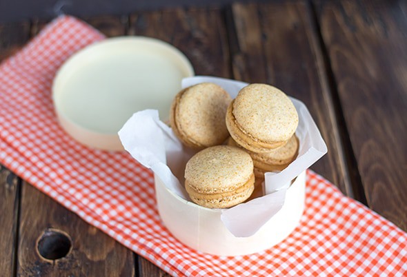 Pumpkin Macarons with Cinnamon Brown Sugar Frosting