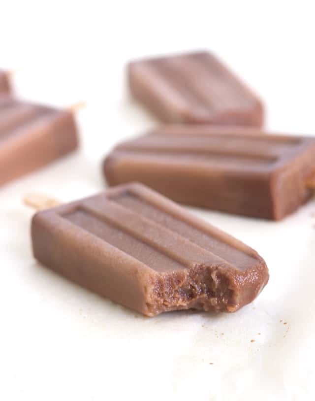 Mocha Pops Recipe! Delicious iced coffee pops with a nice mix of almond milk and chocolate.