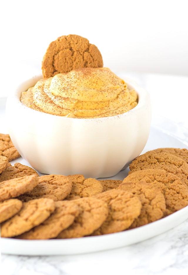 Pumpkin Pie Dip - fluffy dip loaded with pumpkin, spice, and everything nice. It tastes like a mouth full of pumpkin pie and goes perfectly with gingersnaps or graham crackers.